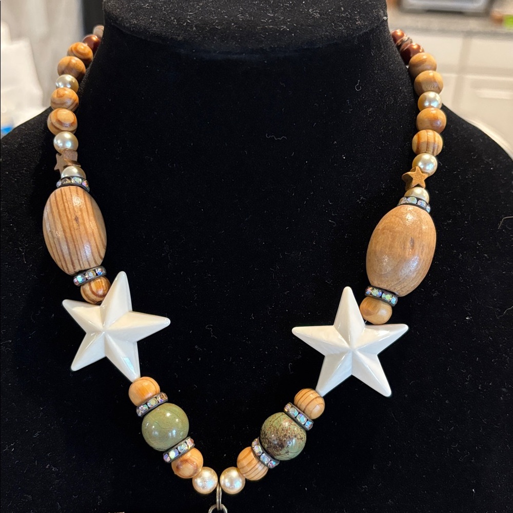 Boho Wild West Saloon Star Pendant Necklace - Brown & White - Picture 3 of 5